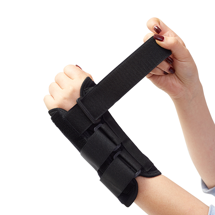 How to make a wrist splint?