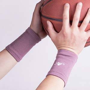 Should i wear a wrist brace after carpal tunnel surgery？